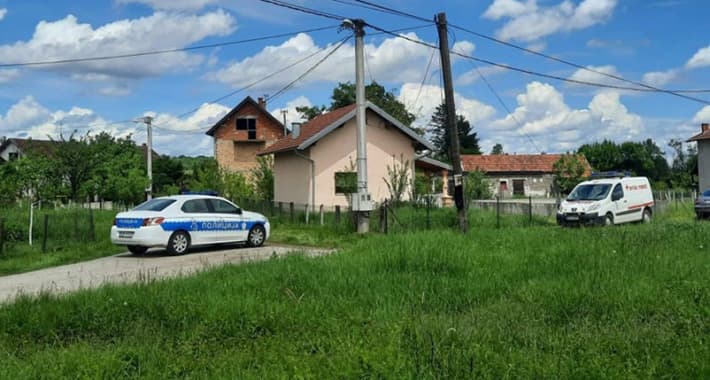 Detalji jezivog zločina kod Dervente: Zaklao komšinicu, drugu teško povrijedio