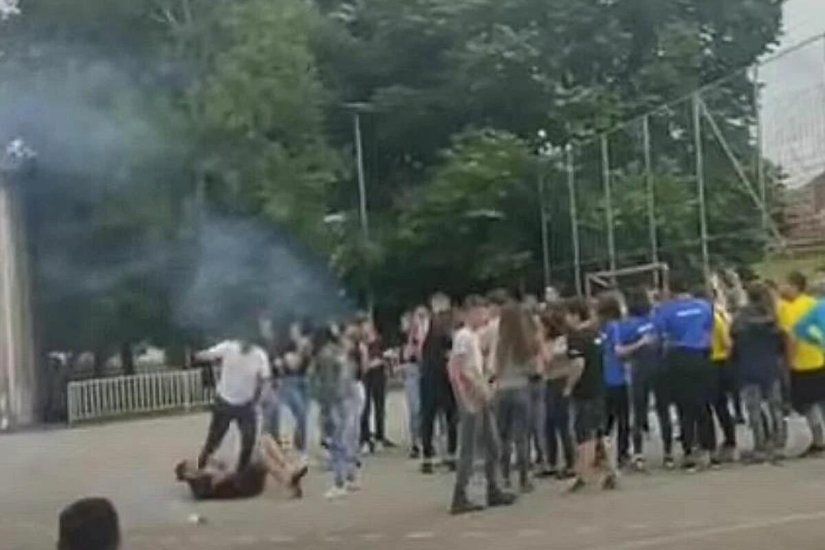 Otac koji je udarao sina na proslavi mature dobio godinu kućnog pritvora