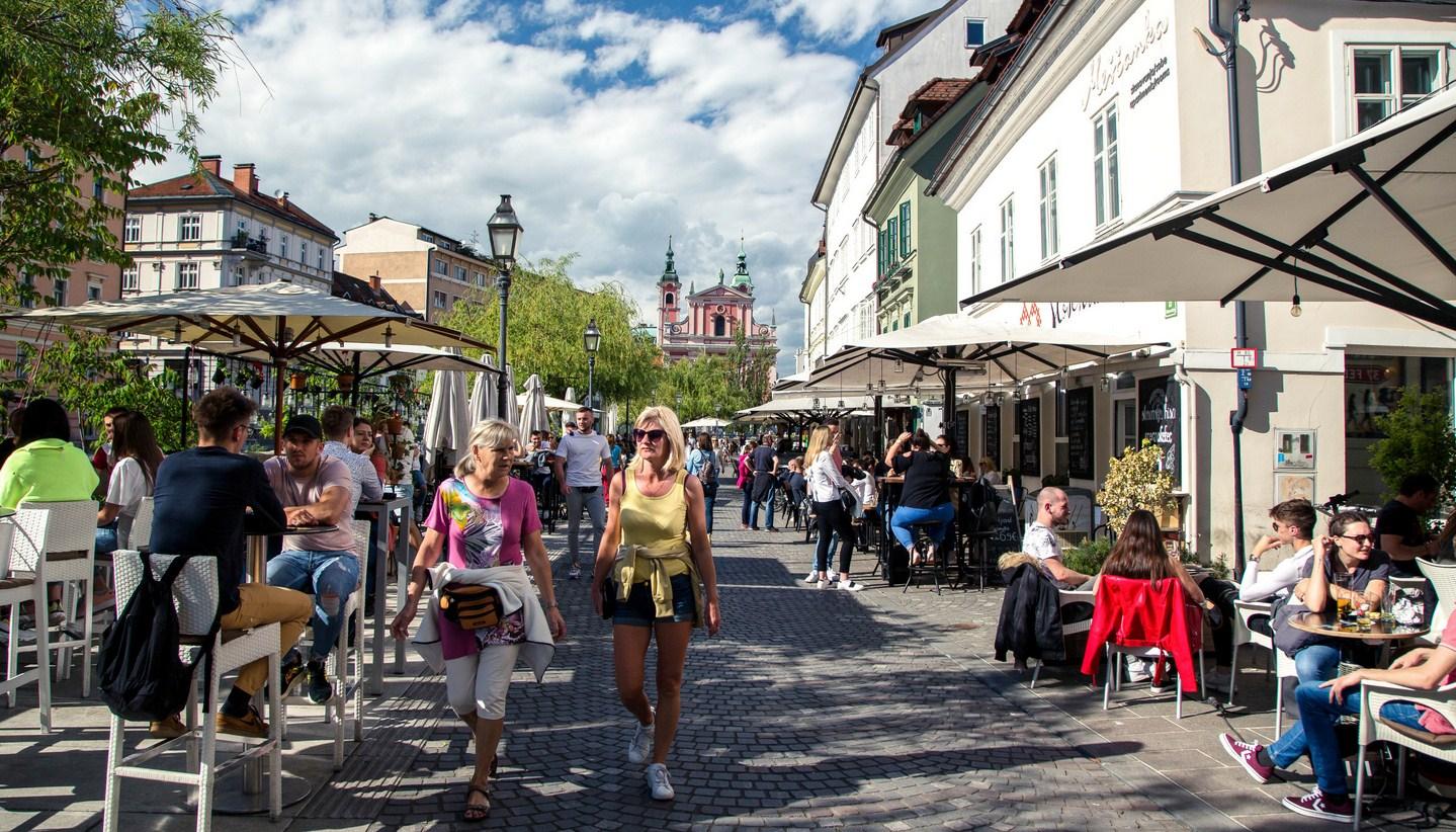 Slovenija opet otvara covid odjele
