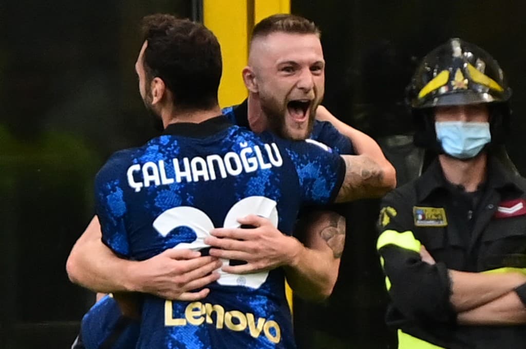 Čalhanoglu slavi pogodak za Inter - Avaz