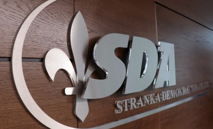 SDA Sarajevo: Vakcinacija ministara u KS nije autogol, već prodana utakmica