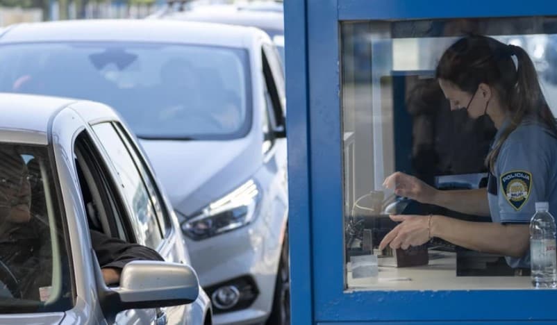 Treća doza uslov za putovanja: Neke zemlje već ograničavaju rok trajanja vakcine