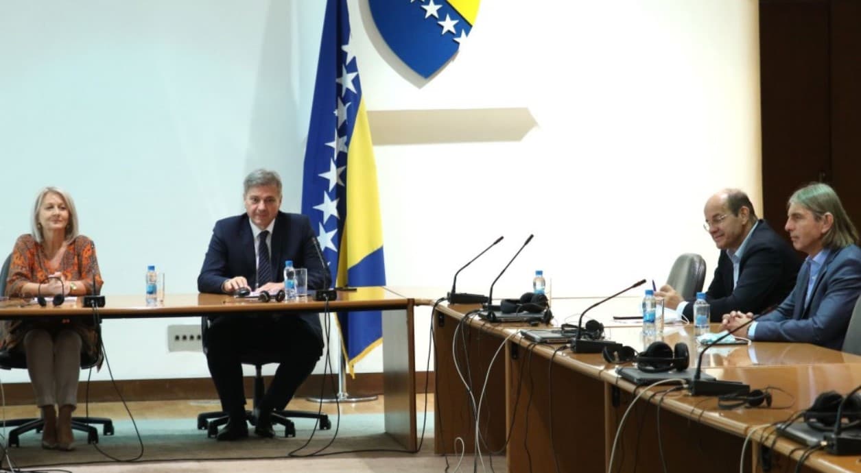 Nastavljena blokada institucija: Predstavnici stranaka iz RS-a nisu došli na sastanak koji je sazvao Denis Zvizdić