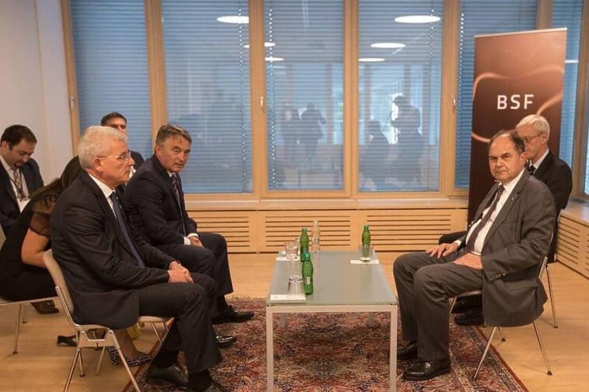 Džaferović i Komšić sa Šmitom o aktuelnoj političkoj situaciji u BiH