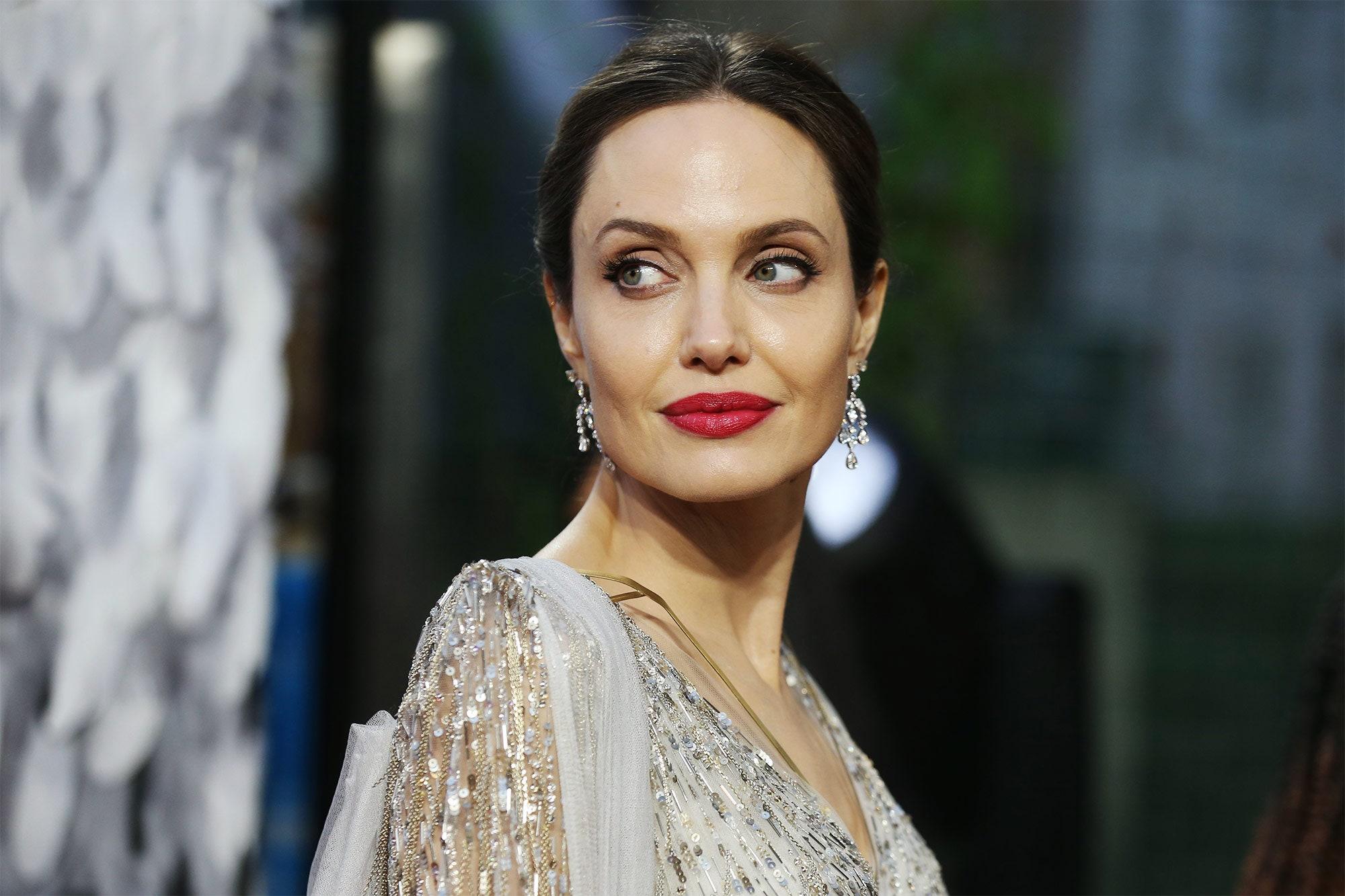 Anđelina Đoli objavila fotografije kćerki na Instagramu