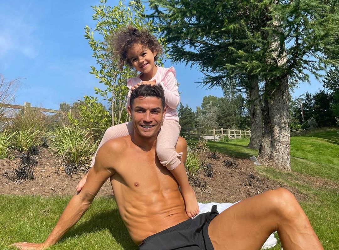 Kristiano Ronaldo uživa u novom porodičnom domu u Mančesteru