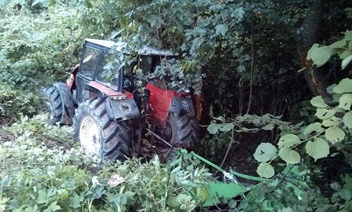 Poginula jedna osoba: Muškarca pregazila traktorska prikolica