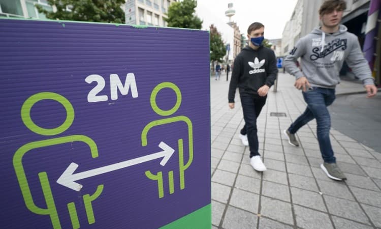 Više od 300.000 osoba u Velikoj Britaniji prekršilo pravila karantene