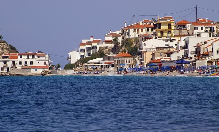 U padu aviona poginule dvije osobe