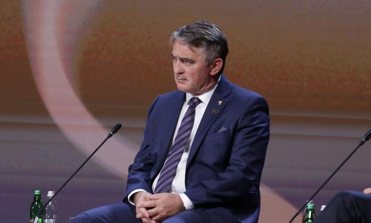 Nastavlja se jalova i štetočinska politika samoizolacije: Komšić sada ljut i na Angelu Merkel