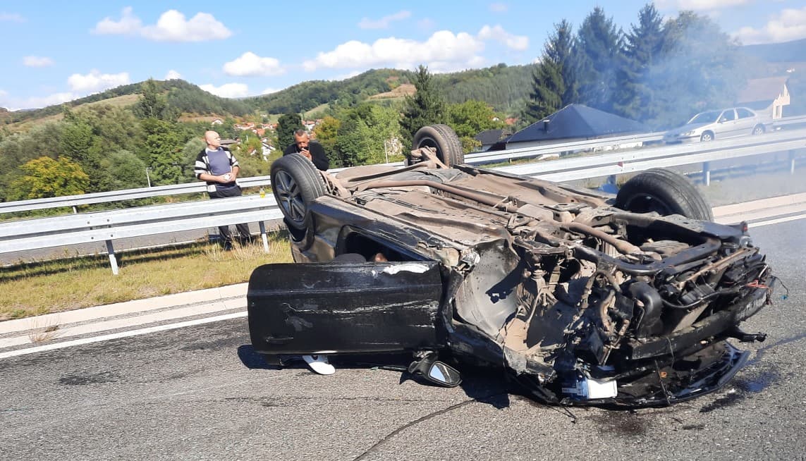 Epilog nesreće kod Visokog: Dvoje povrijeđenih i kilometarske kolone zbog obavljanja uviđaja