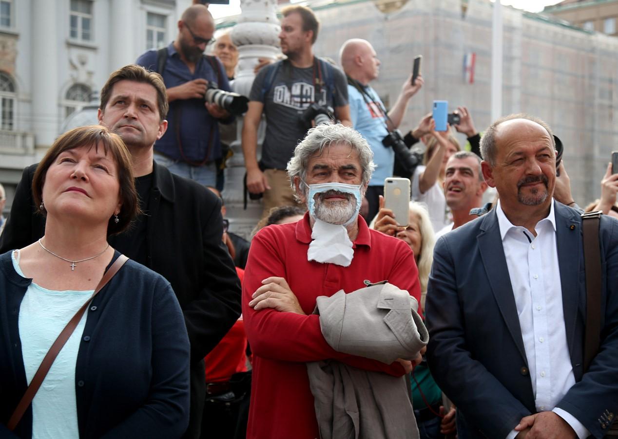 Antikorona protesti u Zagrebu protekli mirno bez incidenata, jedan od govornika i Semir Osmanagić