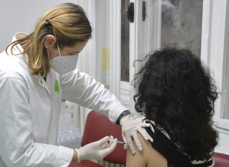 U Crnoj Gori revakcinisano 44,5 posto punoljetnog stanovništva