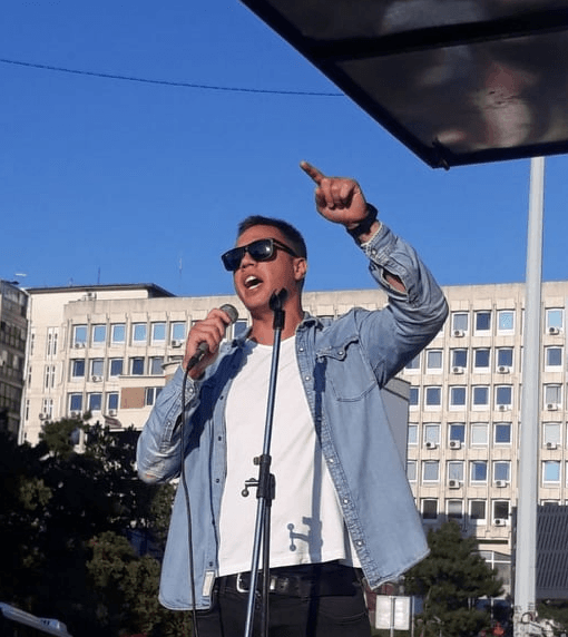 Petar Đurić, srbijanski aktivista poznat po rečenici „Ćale, ovo je za tebe“: Mlade ljude s Balkana tjeraju kriminalni režimi