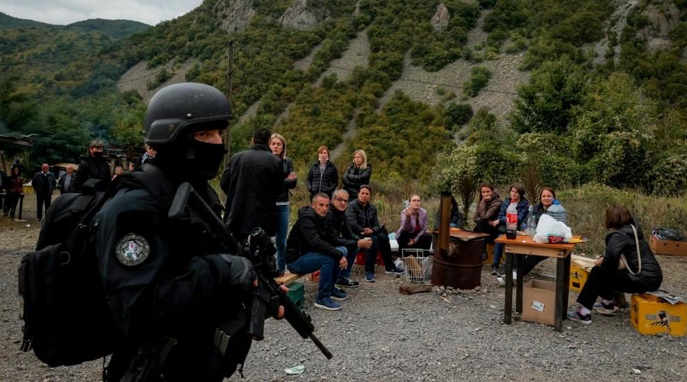 Na barikade na sjeveru Kosova "po dužnosti" odlaze uposleni u institucijama Srbije