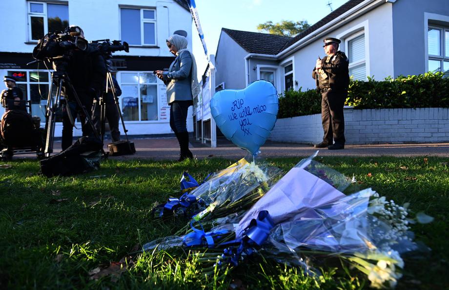 Zastave na pola koplja zbog ubistva britanskog poslanika