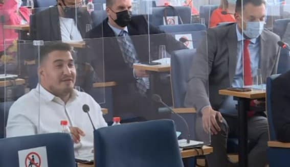 Zahiragić za "Avaz": Mekić mi je psovao majku, Konaković je shvatio da je eskaliralo te ga je iznio iz sale