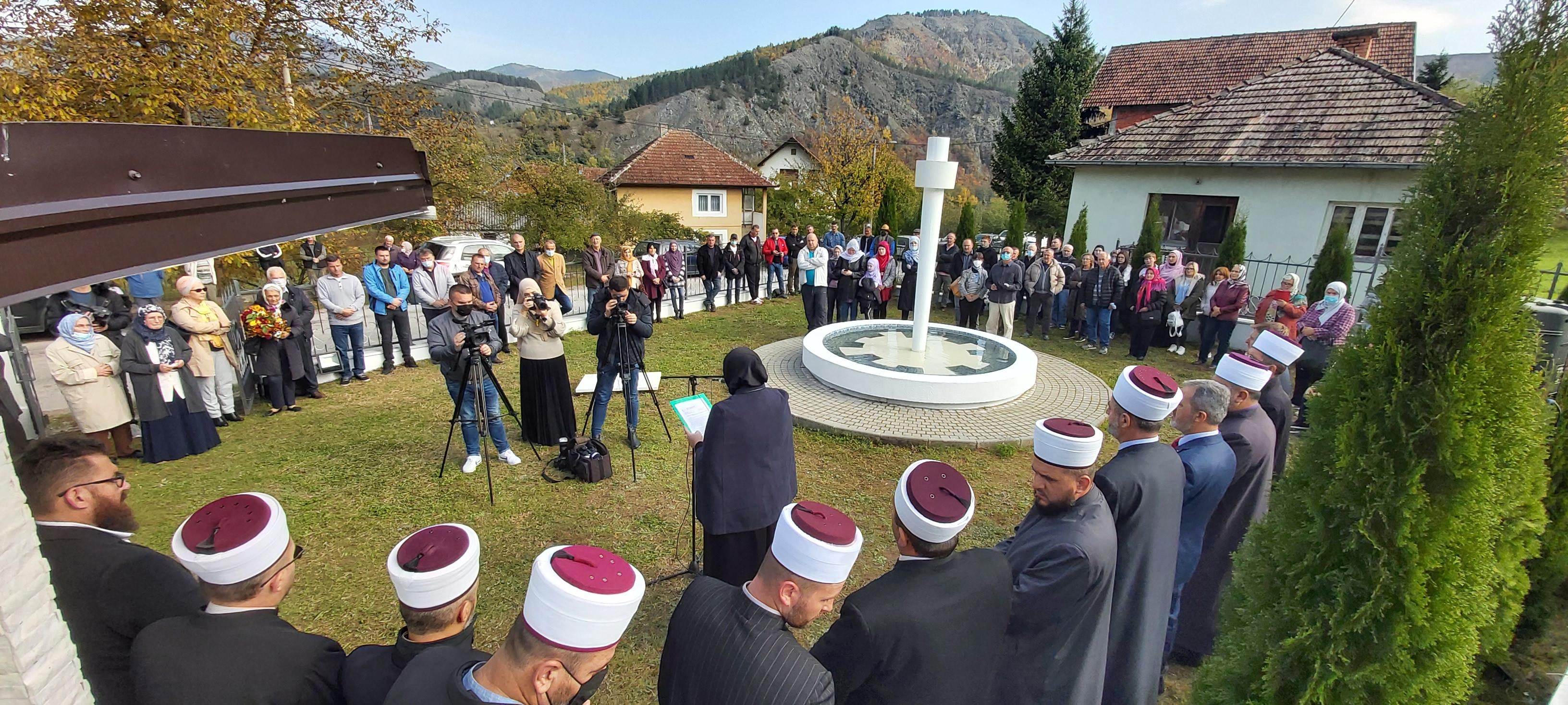 Obilježena godišnjica otmice 17 Bošnjaka iz Sjeverina: Krivci nekažnjeni, žrtve bez mezara, a ožalošćene porodice bez ikakvih prava