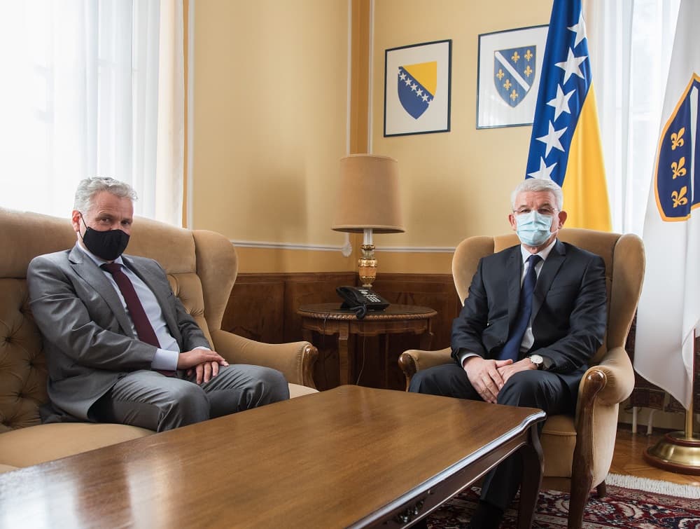 Sastanak Džaferovića i Satlera: Razgovarali o političkoj krizi u BiH
