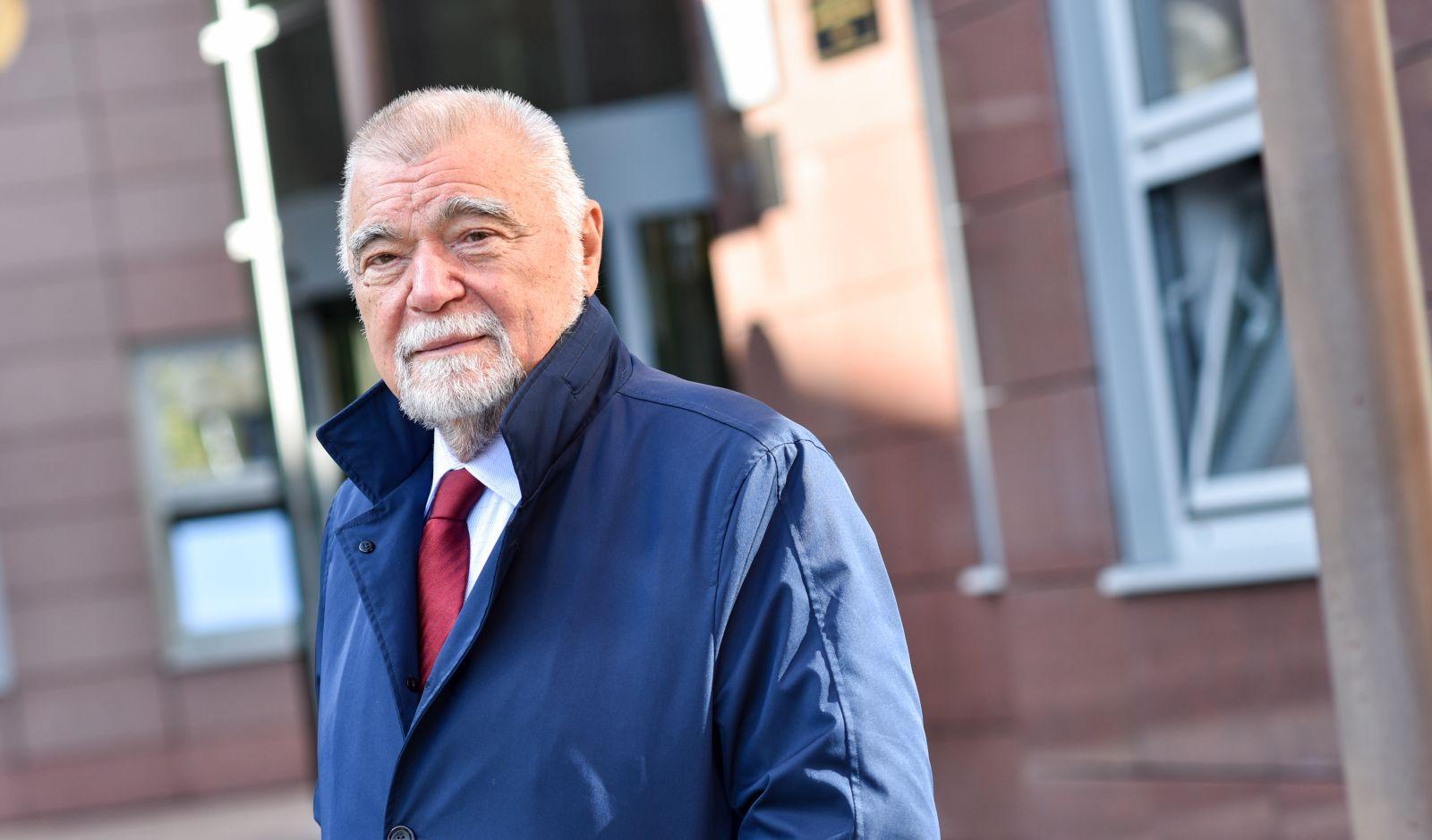 Bivši predsjednik Hrvatske Stjepan Mesić za "Avaz": Svijet će zaustaviti Dodika