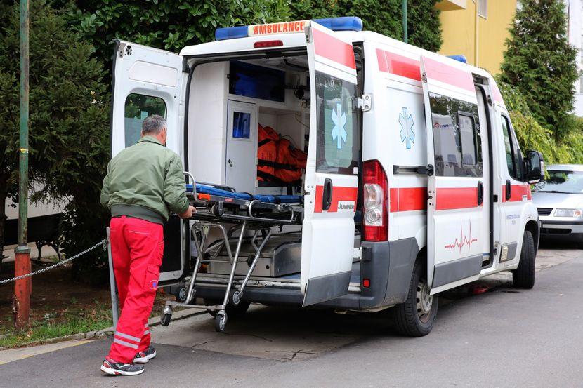 Pacijent napao nožem medicinskog tehničara jer mu je rekao da stavi masku