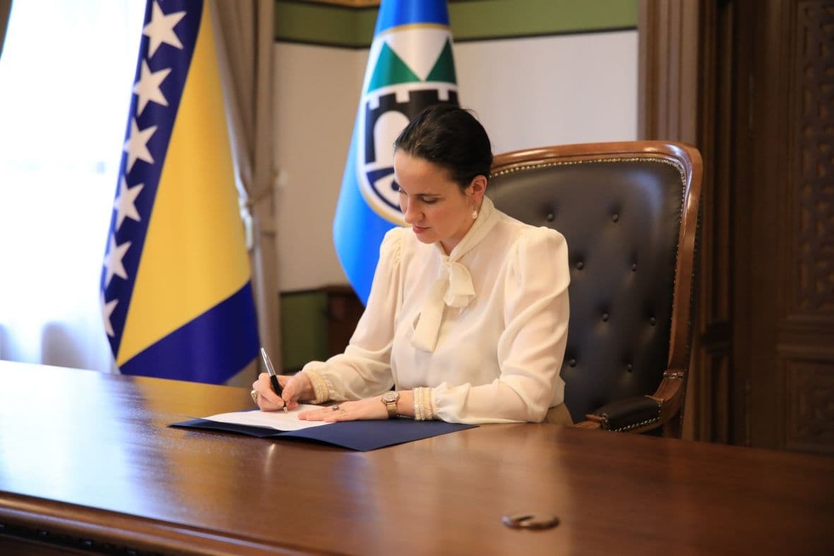 Benjamina Karić na istočni ulaz u Sarajevo želi postaviti zastave države i grada