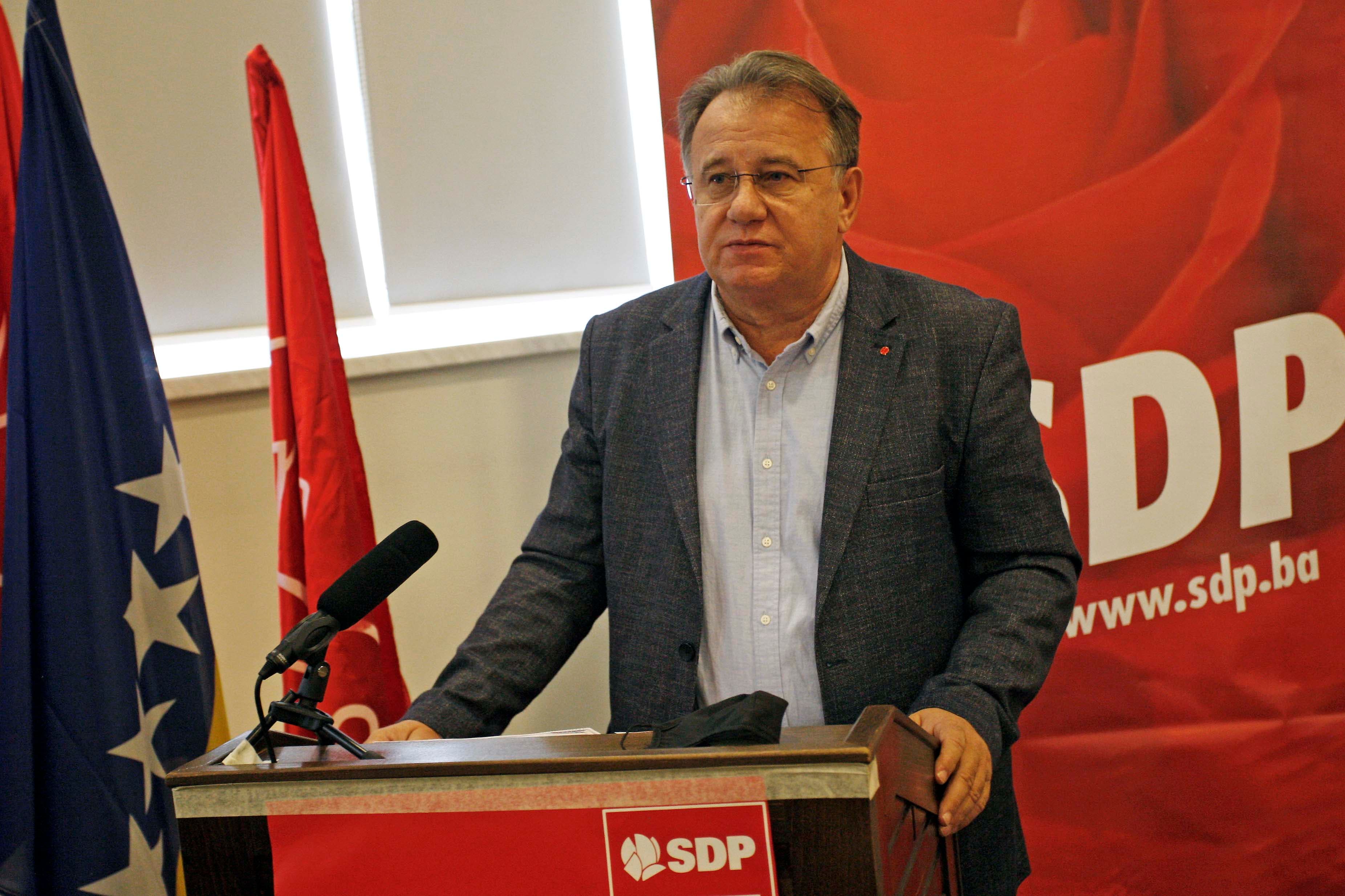 Blokade iz SNSD-a moguće su zbog slabosti institucija, razgovore treba vratiti u Parlament BiH