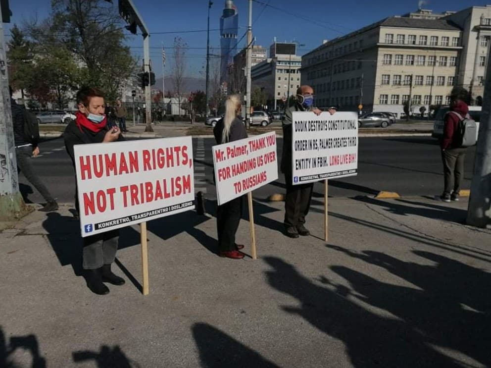 Sa lica mjesta - Avaz
