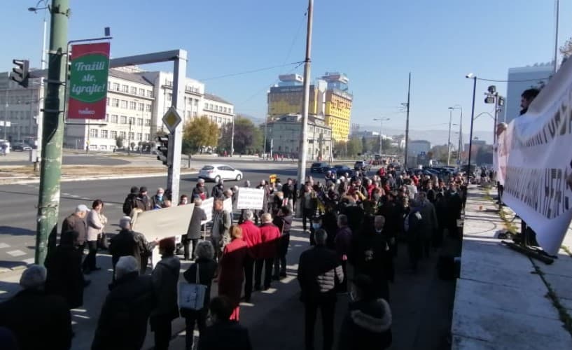 Okupljeni građani - Avaz