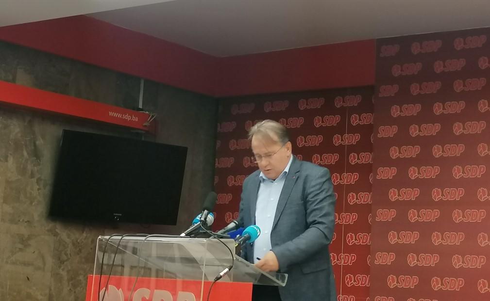 Nikšić: Dodik putuje, sastaje se s Erdoanom, s državnicima EU, a gdje su druga dva člana Predsjedništva BiH?