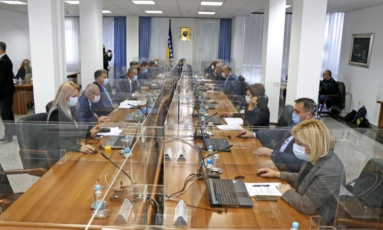 Vlada FBiH: Nastavljen rast naplate poreznih prihoda i doprinosa