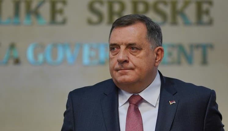 Dodik: Pošto su prodali vjeru za večeru, SDS i PDP neka puste patriote da odbrane RS olovkom