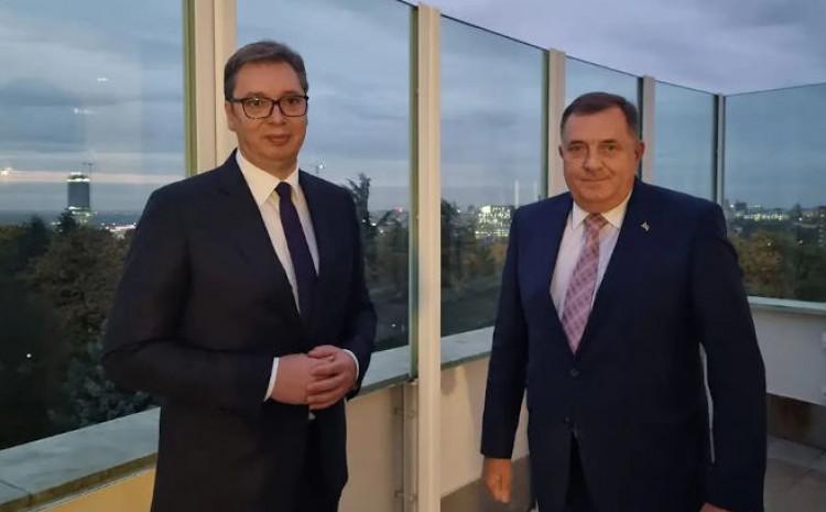 Vučić se prije odlaska u Soči sastaje sa Dodikom