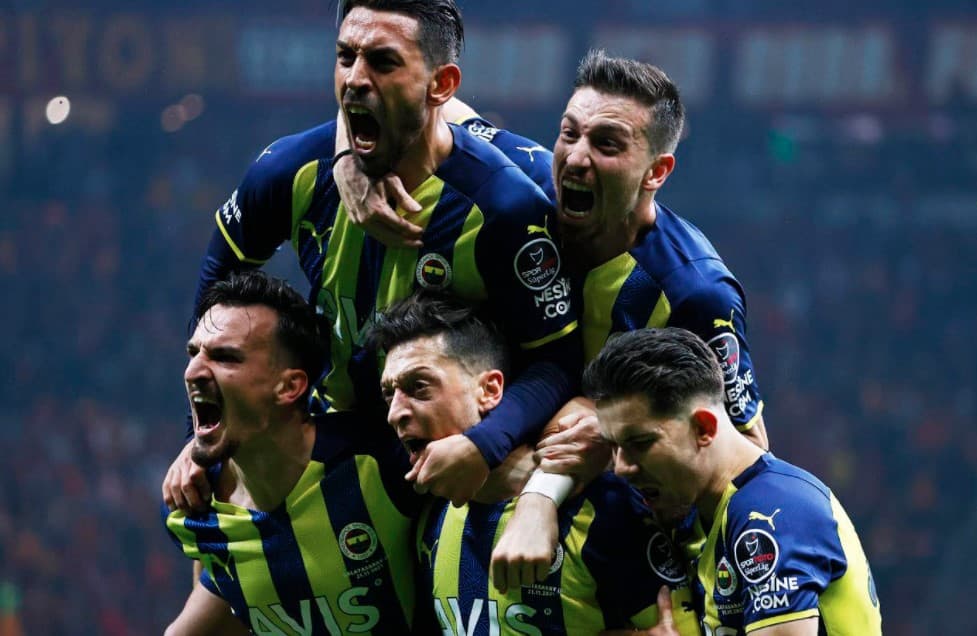 Srce nije izdržalo: Navijač Fenerbahčea preminuo nakon pogotka u 94. minuti