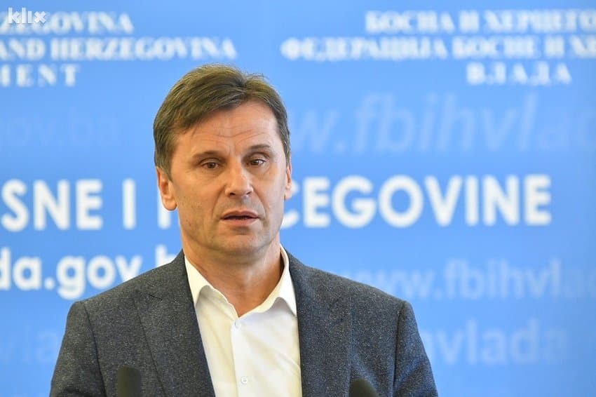 Novalić čestitao Dan državnosti: Obilježavamo jedan od najvažnijih datuma u historiji naše domovine