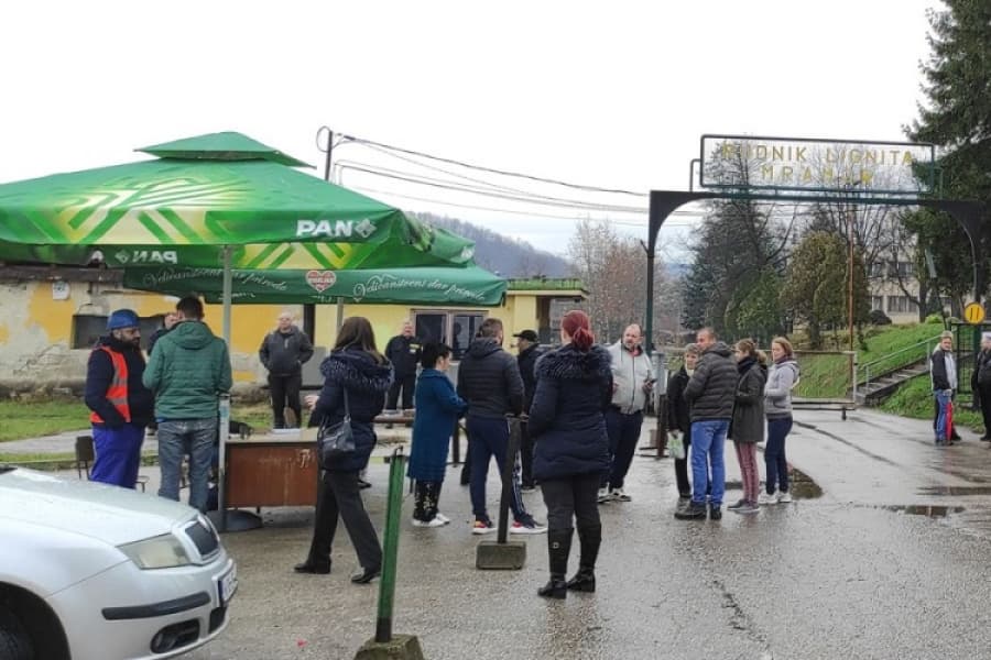 Građani u Tuzli potpisivali peticiju "Ne dajte im ćumura"