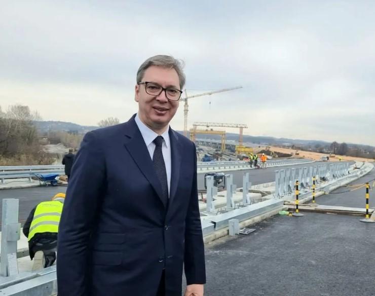 Vučić: Ni s ovim kupovinama ne možete ni sanjati da budete snažniji od Srbije