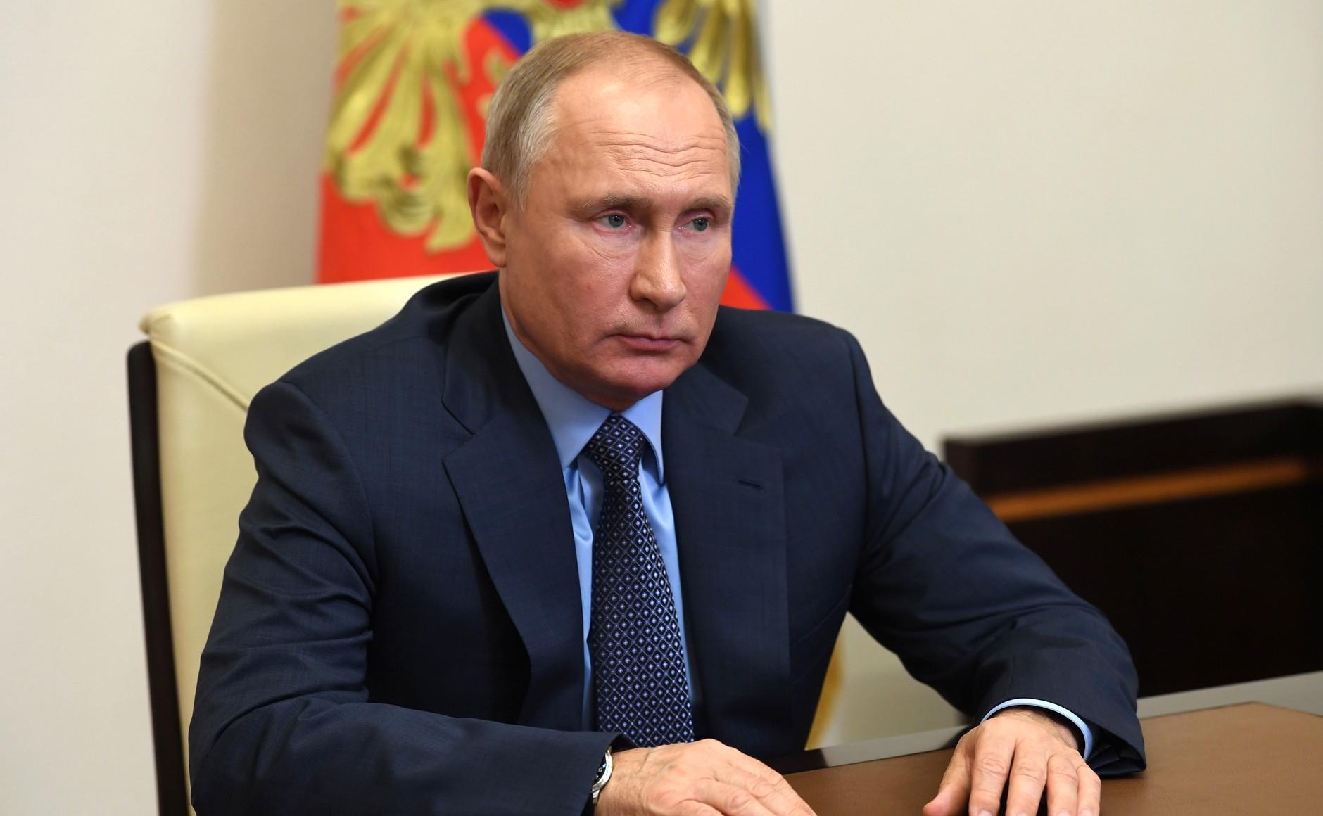 Putin upozorio NATO da će Rusija djelovati ako se pređu njene "crvene linije"
