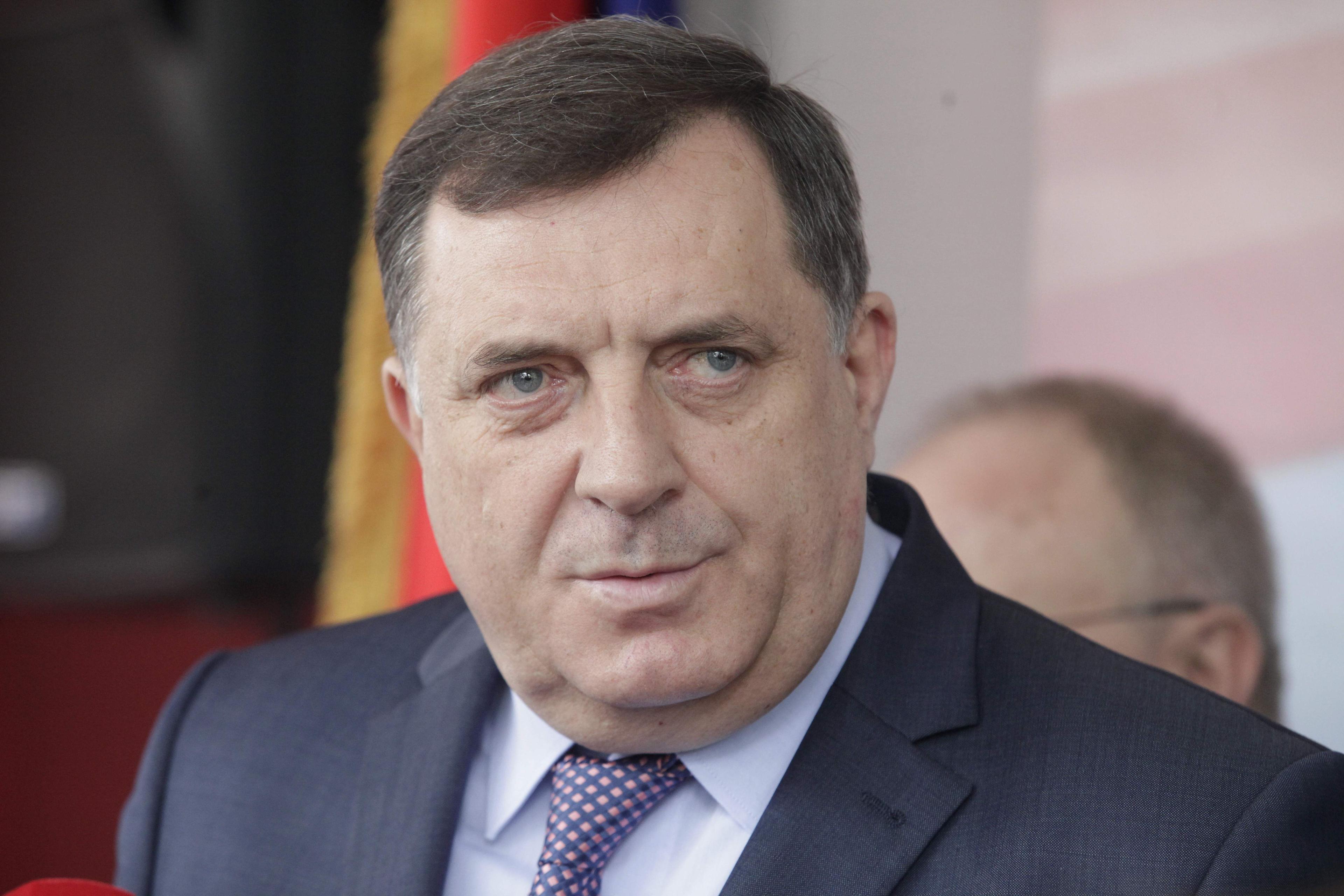 Dodik: Misli li Izetbegović vojnom intervencijom disciplinovati Srbe?