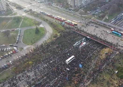 Snimak iz zraka: Pogledajte koliko ljudi je bilo na ulicama Beograda