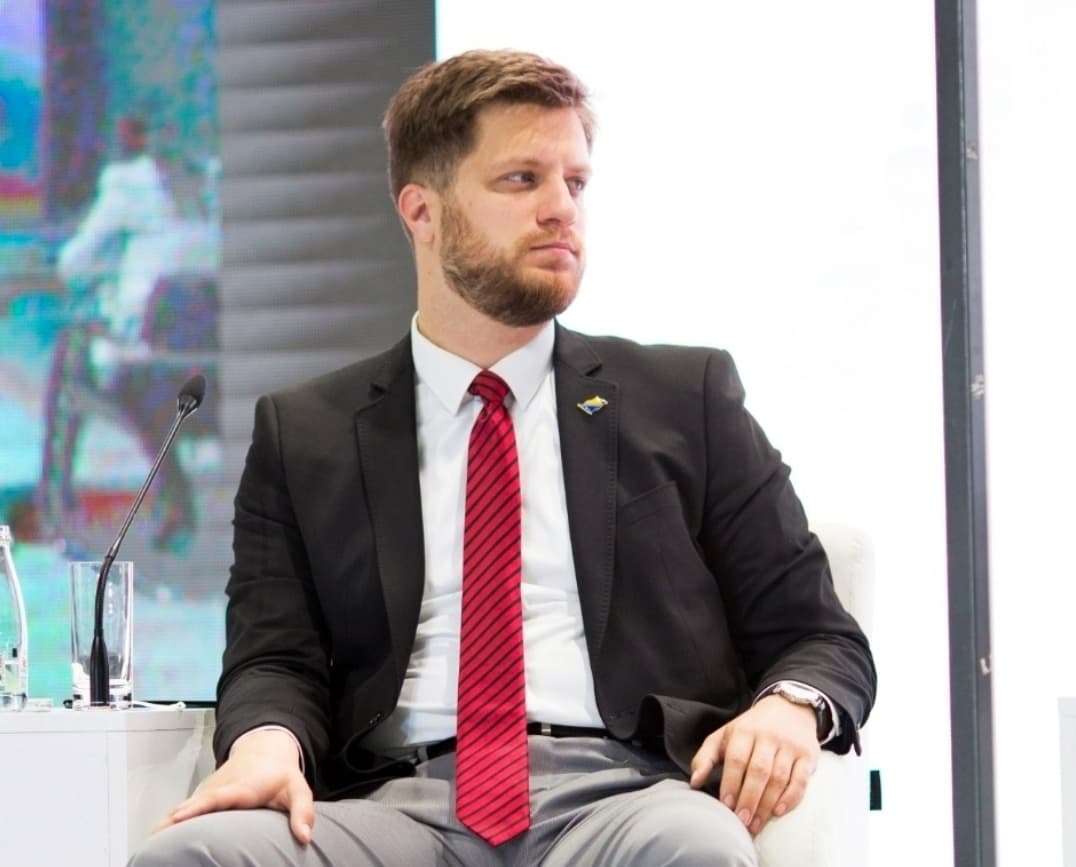 Čengić poručio Vladi FBiH: Povećanje plata parlamentarcima je neustavno