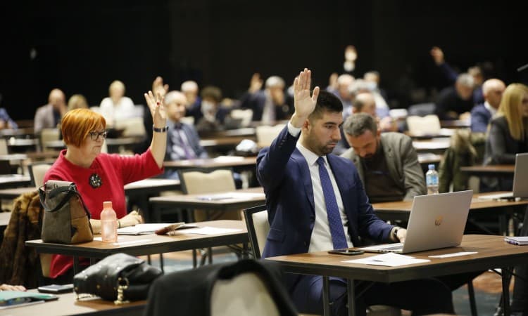 Na osnovu istih kriterija, status grada dobilo 15 dotadašnjih općina u FBiH - Avaz