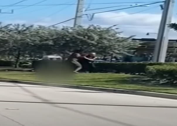 Američki fudbaler go hodao ulicama, ulazio u školu i povrijedio policajca