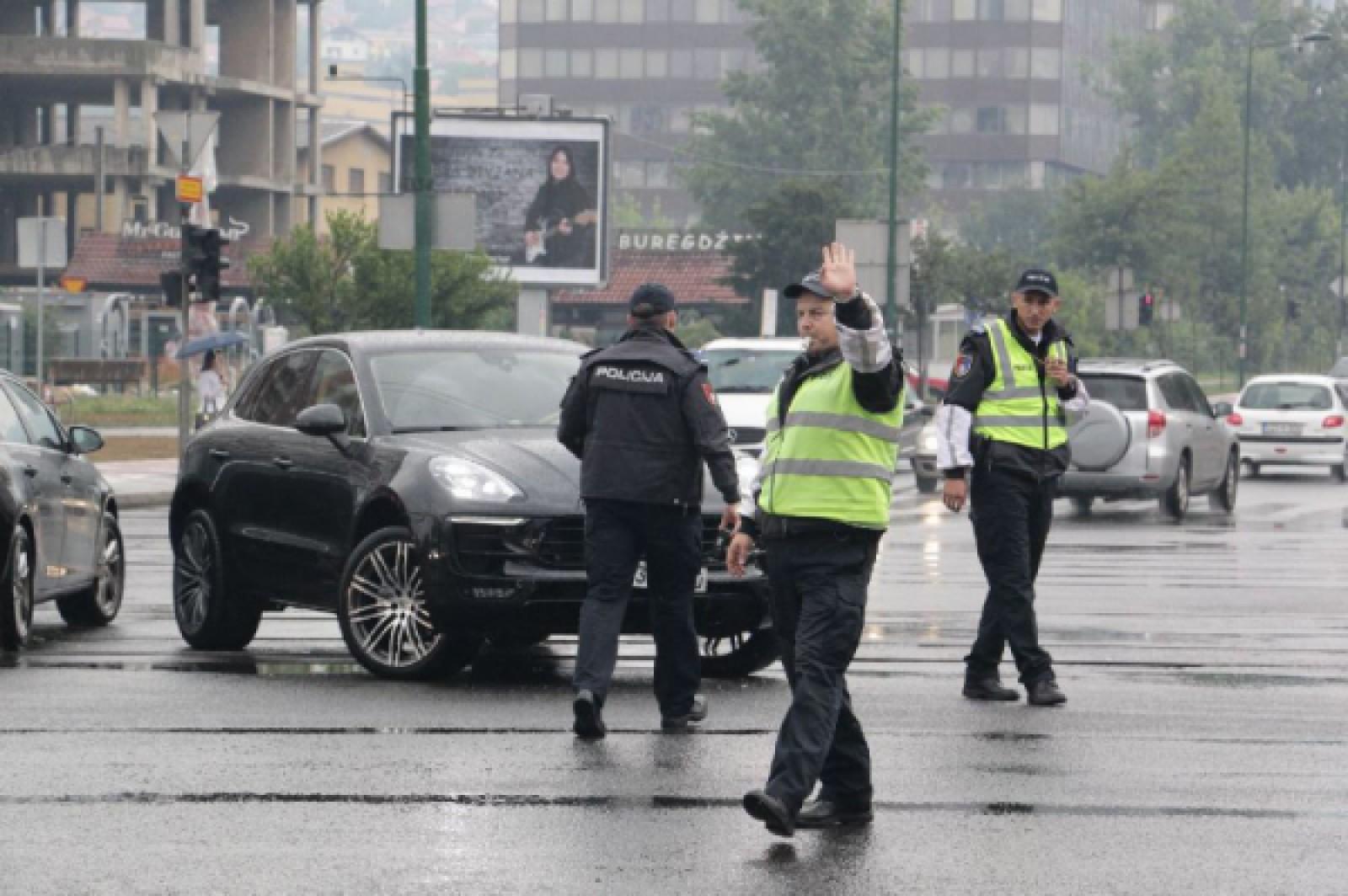Automobil udario pješaka na Otoci, povrijeđena jedna osoba