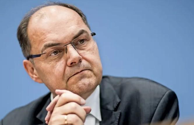 Šmit: Lične sankcije Dodiku bi bile opcija, moguća je jednoglasnost EU po tom pitanju
