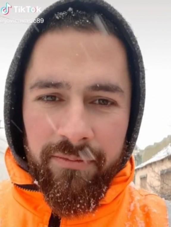Komunalni radnik iz Beograda oduševio žene: Oženi me
