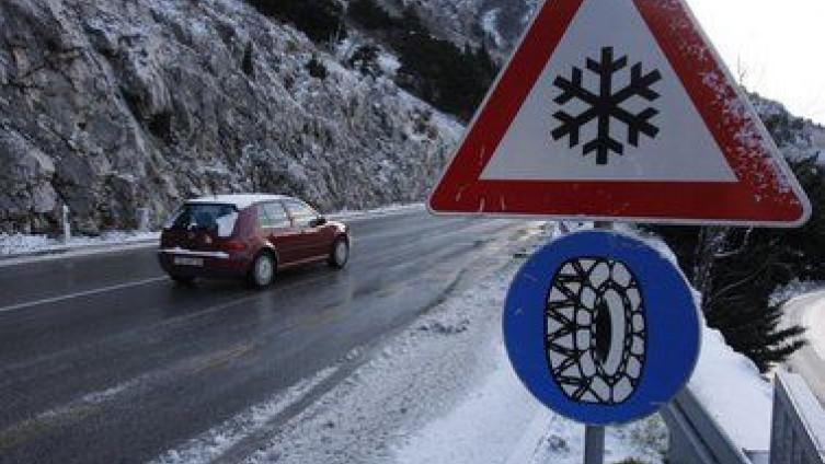 Stanje na cestama širom BiH: Moguća poledica u jutarnjim satima, ovo su putevi na kojima se poziva na dodatni oprez