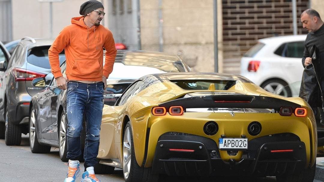 Zlatan se provozao u svom zlatnom Ferrariju ulicama Milana