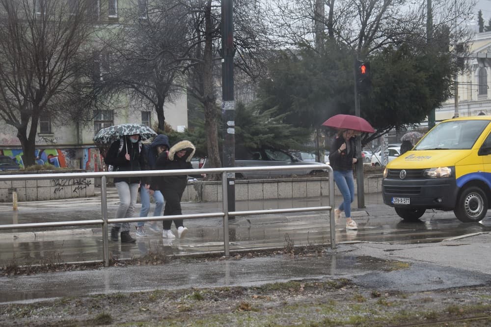 Moguća slaba kratkotrajna kiša tokom dana, ovakvo nas vrijeme očekuje do vikenda