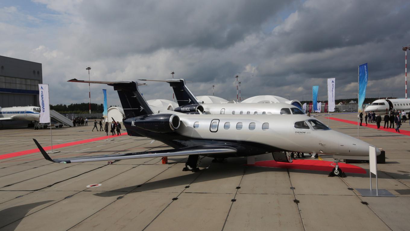 Velika Britanija zabranila ruskim privatnim avionima ulazak u zračni prostor